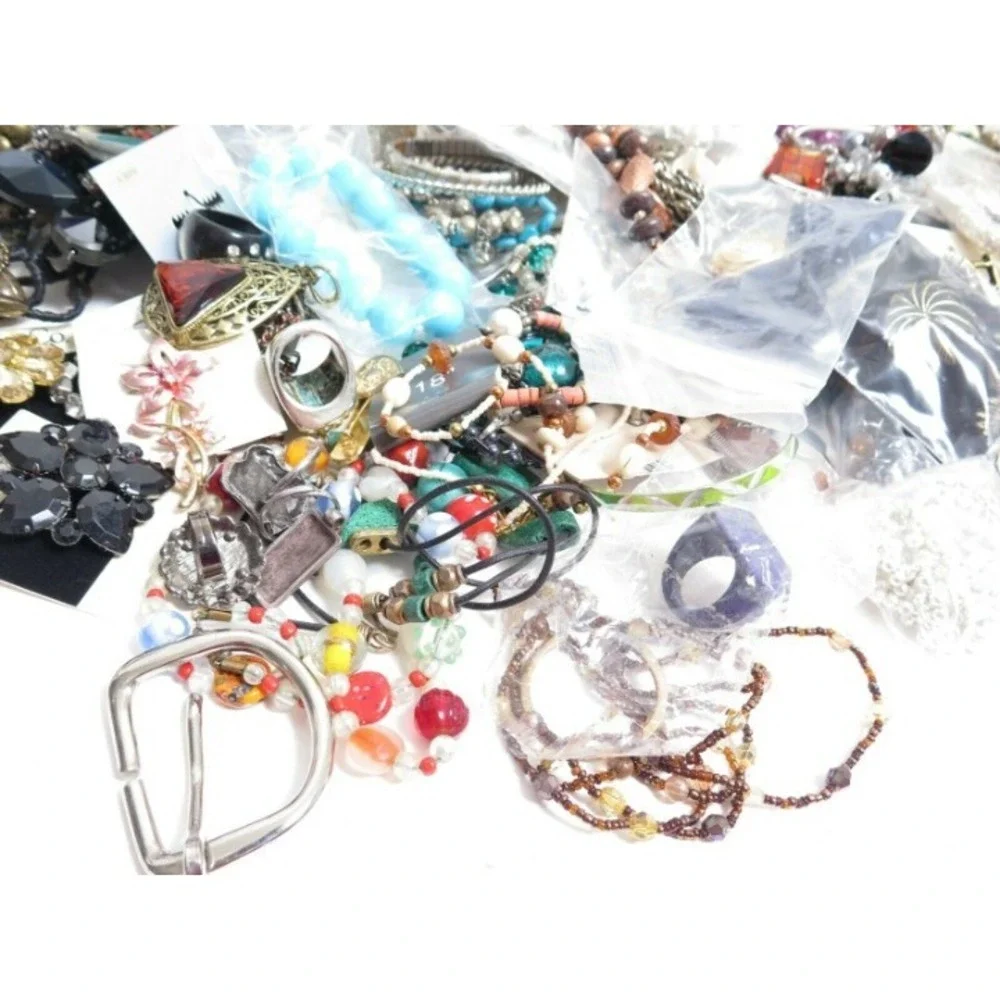 Huge 151 pc Jewelry Lot‎ 7 Pounds lbs Mixed Necklace Bracelets Pins Earrings